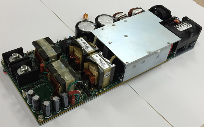 1.6kW，80+白金级高效服务器AC-DC电源的特点